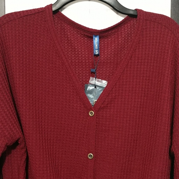 New Wine Colored V Neck Iwollence Top sz Small - Picture 2 of 4